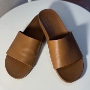 Lightly Used * VANS * Decon Leather Slide * SZ 10 * Color: Chipmunk